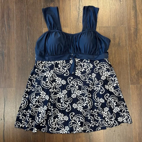 Wantdo swimsuit SZ 22/24w - Picture 1 of 5